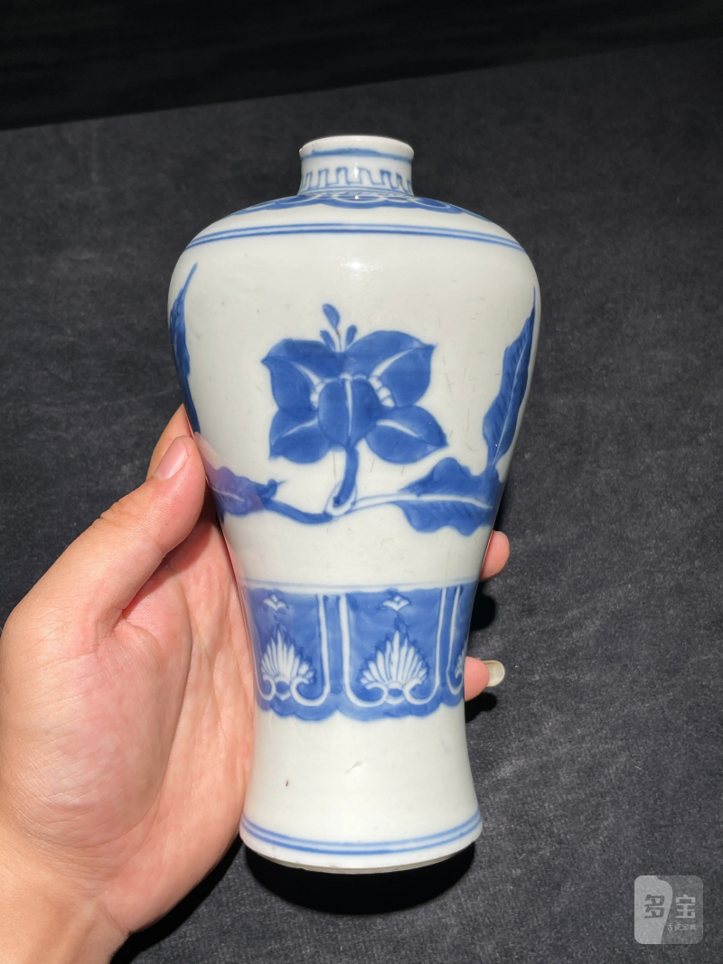清雍正 青花花卉纹梅瓶 - 图4